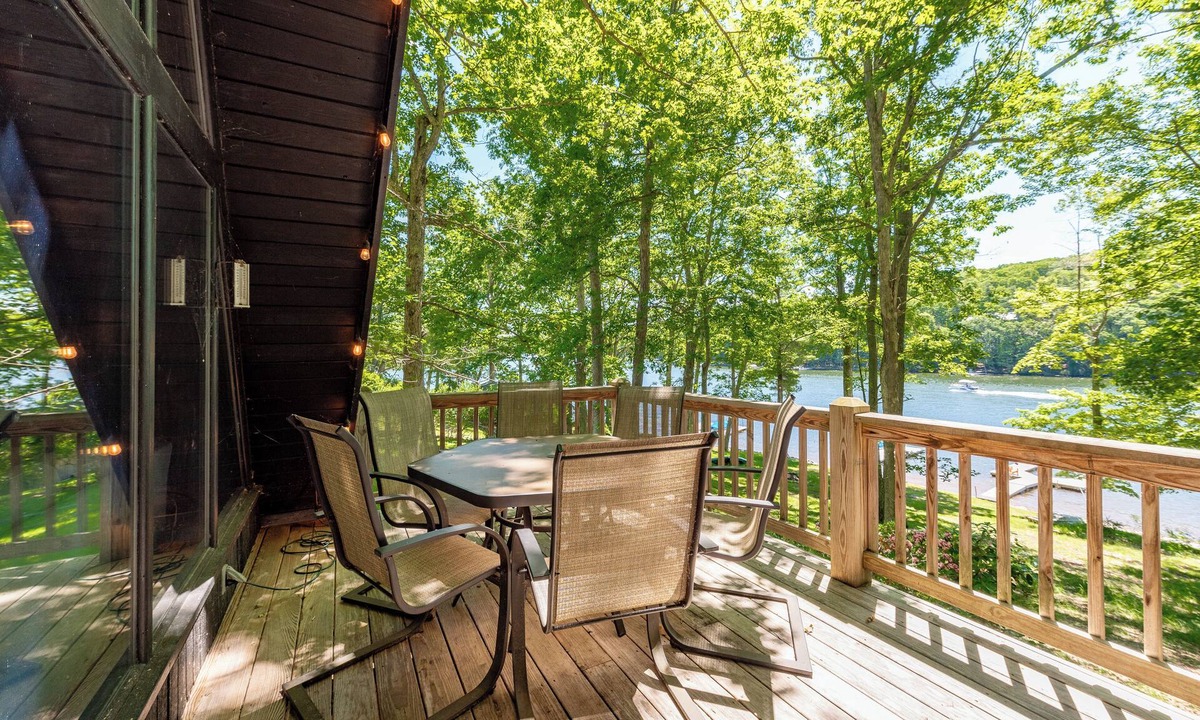 Swanton House | Sunlit Lakefront Cabin w/Fire Pit & Dock
