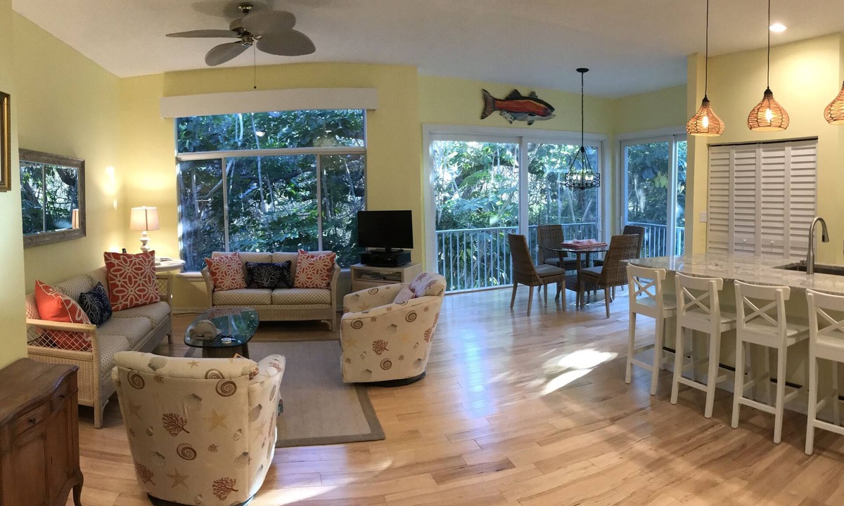 Wabasso Beach Condo | Sunny and quiet condo in Sea Oaks, 4 minute bike ride to beach, 4 bikes included