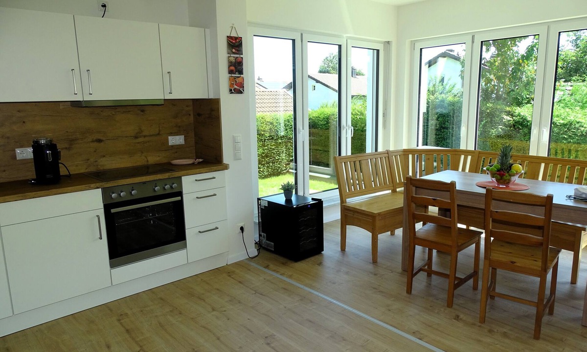 Postmuenster Apartment | Sunny apartment with large garden in a local recreation area