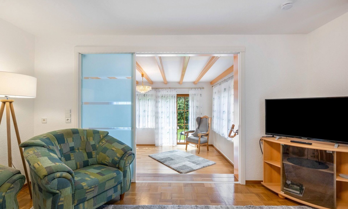 Bad Duerrheim Apartment | Sunny Balcony Apartment with 2 Balconies, Lawn, 3Welten Card & Wi-Fi near Solemar