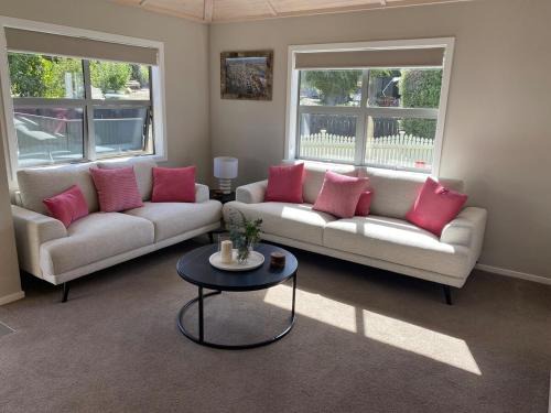 Clyde House | Sunny Clyde Getaway in the Heart of Clyde