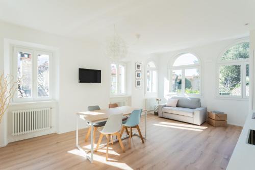 Azzano Apartment | Sunny Corner near Bellagio