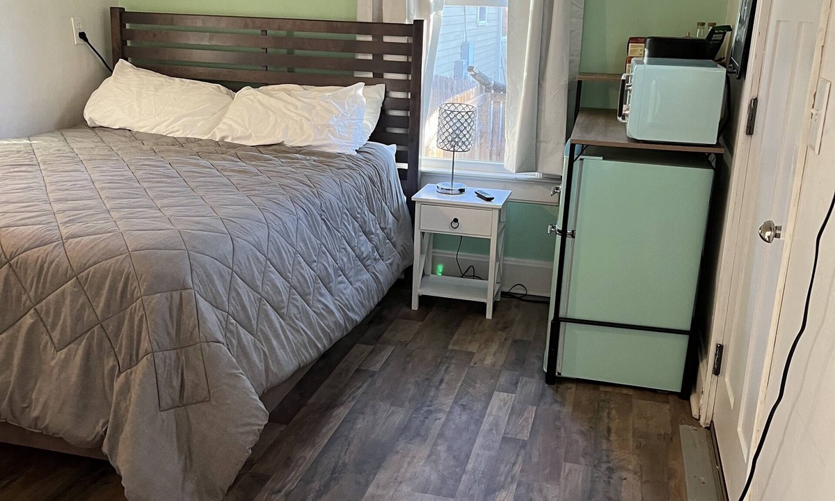 Longmont Apartment | Sunny, Cozy Studio in Old Town Longmont