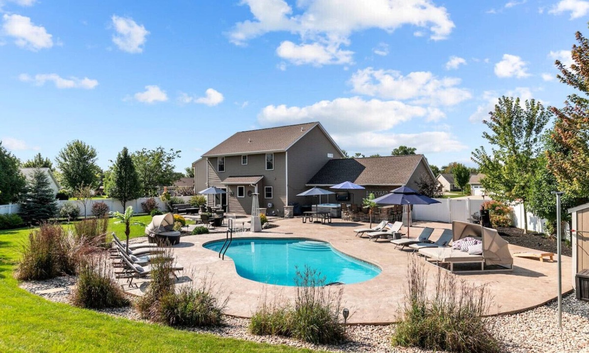 Appleton House | Sunny Days Await | Seasonal Pool & Hot Tub Retreat