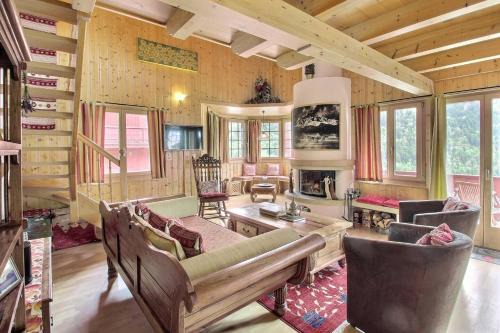 Champery Apartment | Sunny duplex, great mountain view