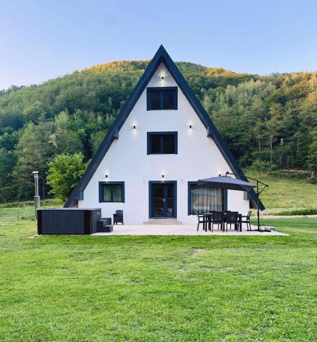 Bulz House | Sunny Hill Cab