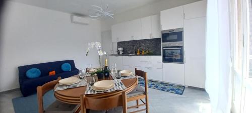 Sarnico Apartment | SUNNY HOLIDAY HOME