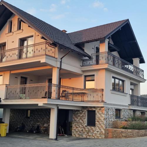 Suceava Villa | Sunny house