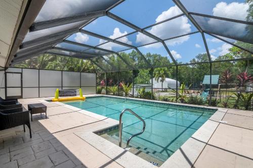 Naples Villa | Sunny Naples Escape