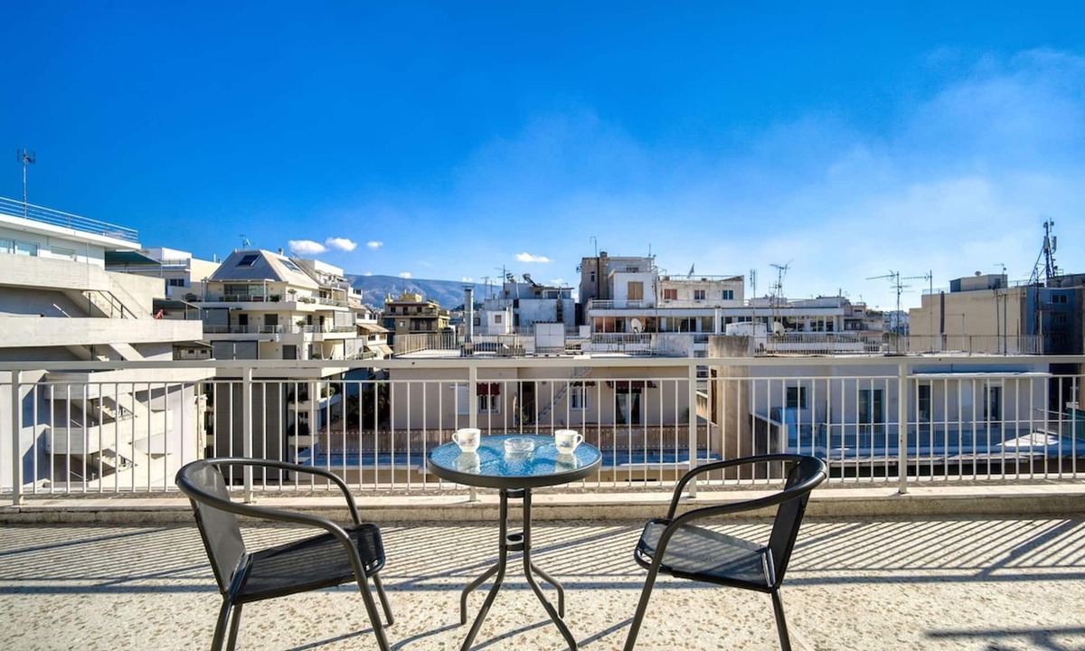 Koukaki Apartment | Sunny Penthouse in Koukaki - Next to Acropolis
