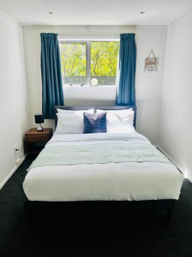 Johnsonville House | Sunny private room with private bathroom