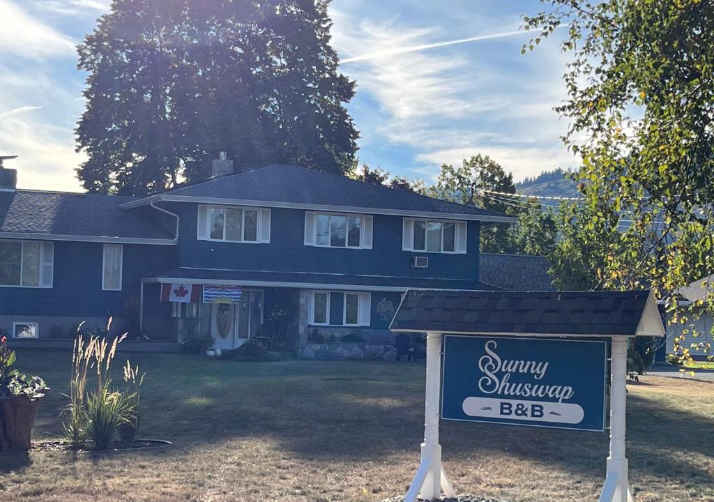 Chase Bed & Breakfast | Sunny Shuswap B&B