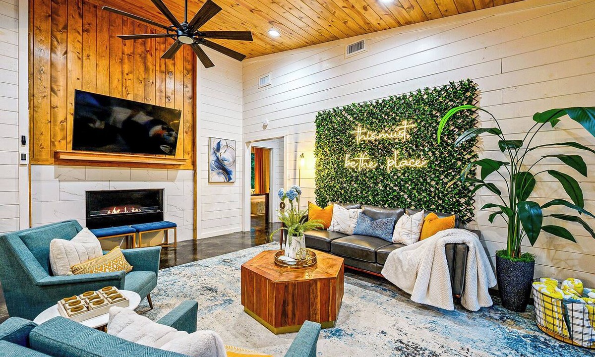 Pickens Cabin | Sunny Side Up | Bright, Modern One-Story Retreat