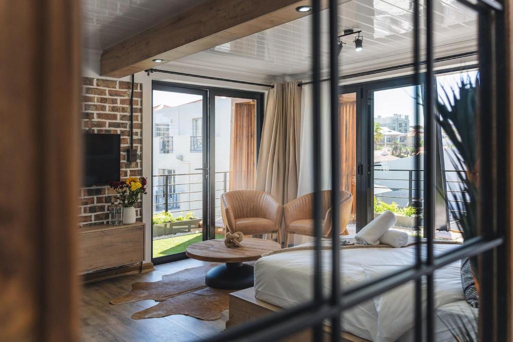 West Beach Apartment | Sunny Sunset on White Soil!