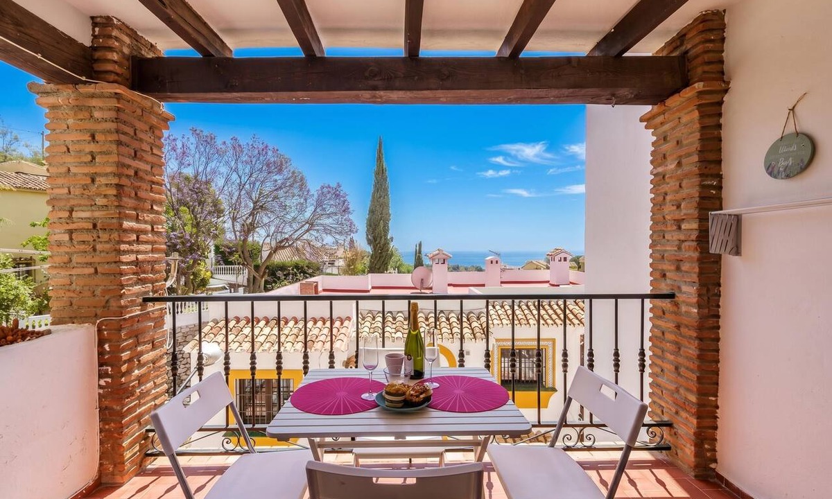 La Capellania Apartment | Sunny Tranquility With Pool, Benalmádena, Spain