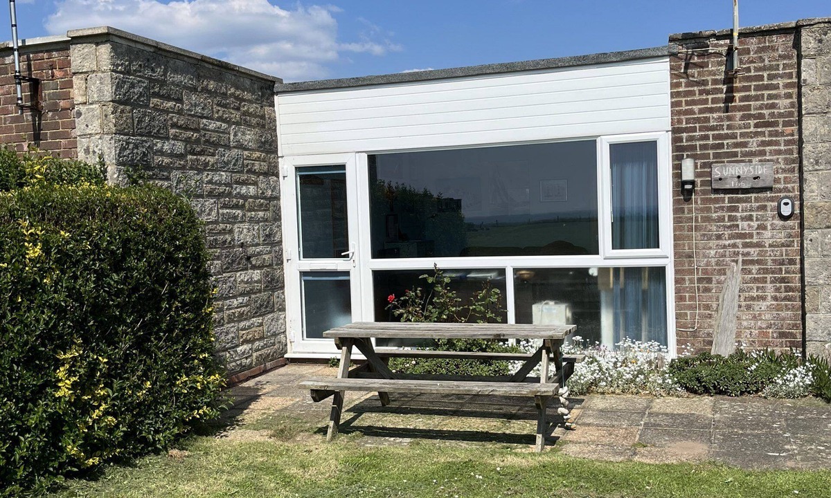 Freshwater Ski Chalet | SUNNYSIDE - family friendly chalet sleeps 4/6 with views of the needles