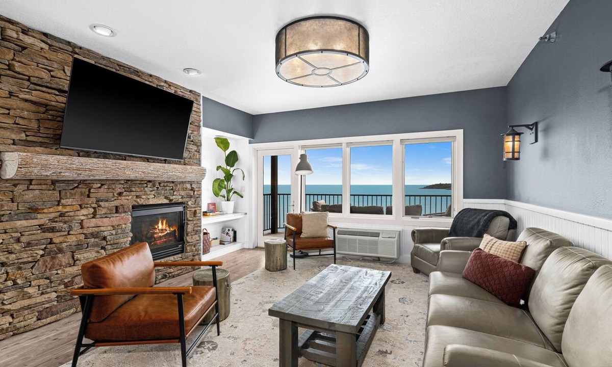 Two Harbors Condo | Sunrise Suite on Lake Superior- Pool & Hot Tub
