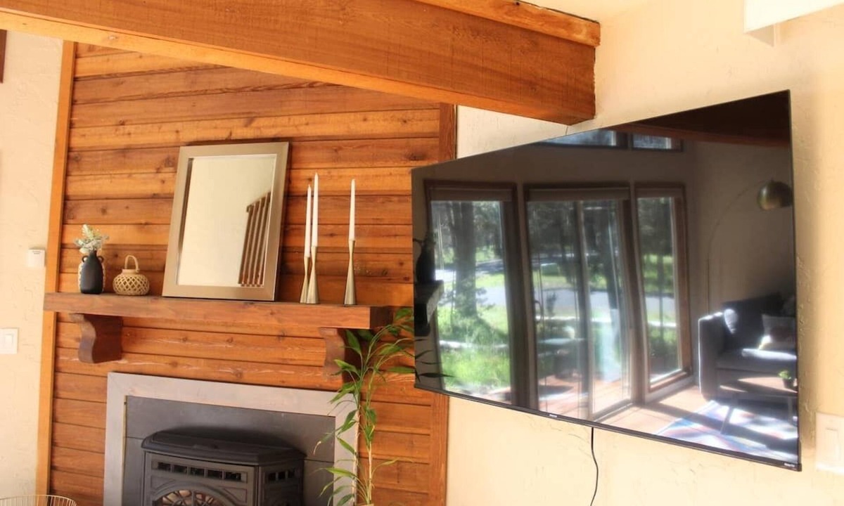 Three Rivers House | Sunriver Area Adventure Retreat + EV Charger!