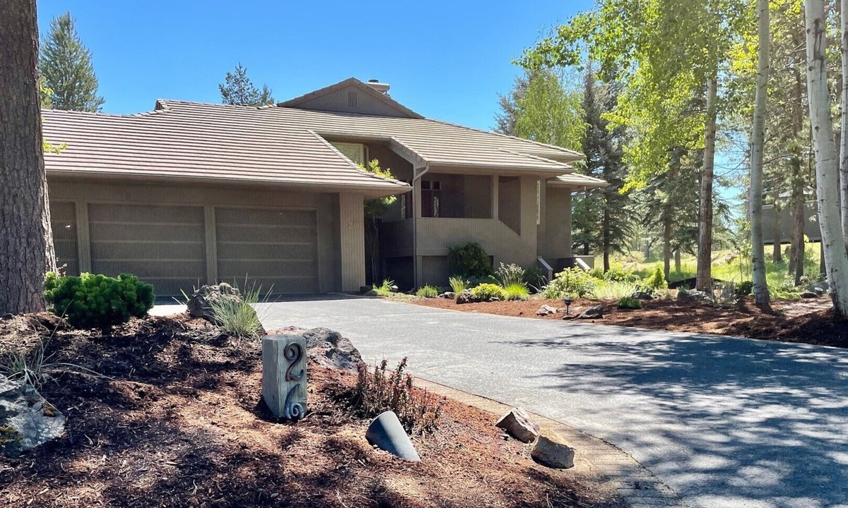 Sunriver House | Sunriver House - SHARC Passes, Mt Batch, Desch River, Tennis, Bike Paths an more