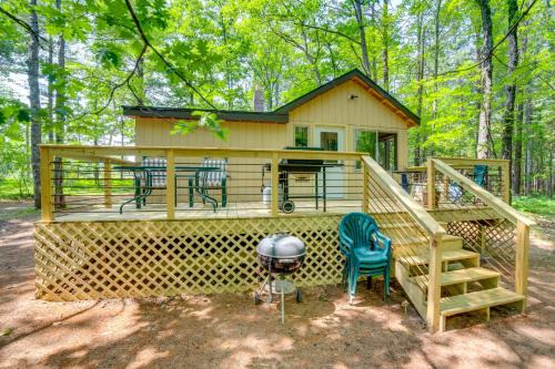 Marquette House | Sunroom, Deck & Grills: Marquette Cottage!