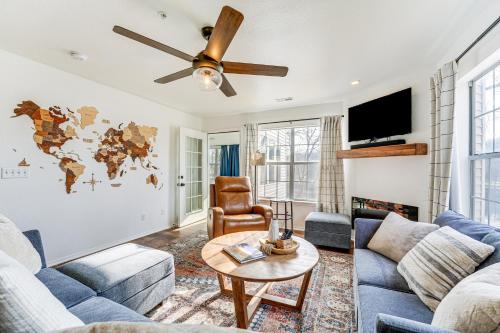 Branson House | Sunroom, Fireplace: Lakefront Branson Condo