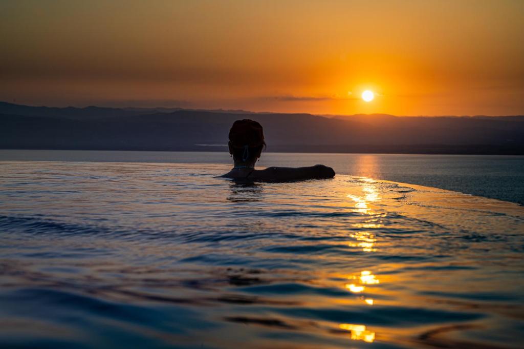 Sweimeh House | Sunset apartment in Samarah Dead Sea resort