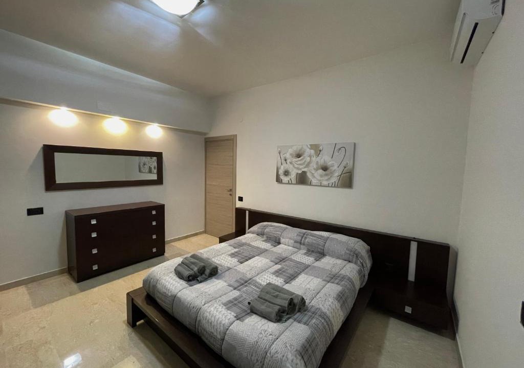 Taranto Apartment | Sunset Apartments