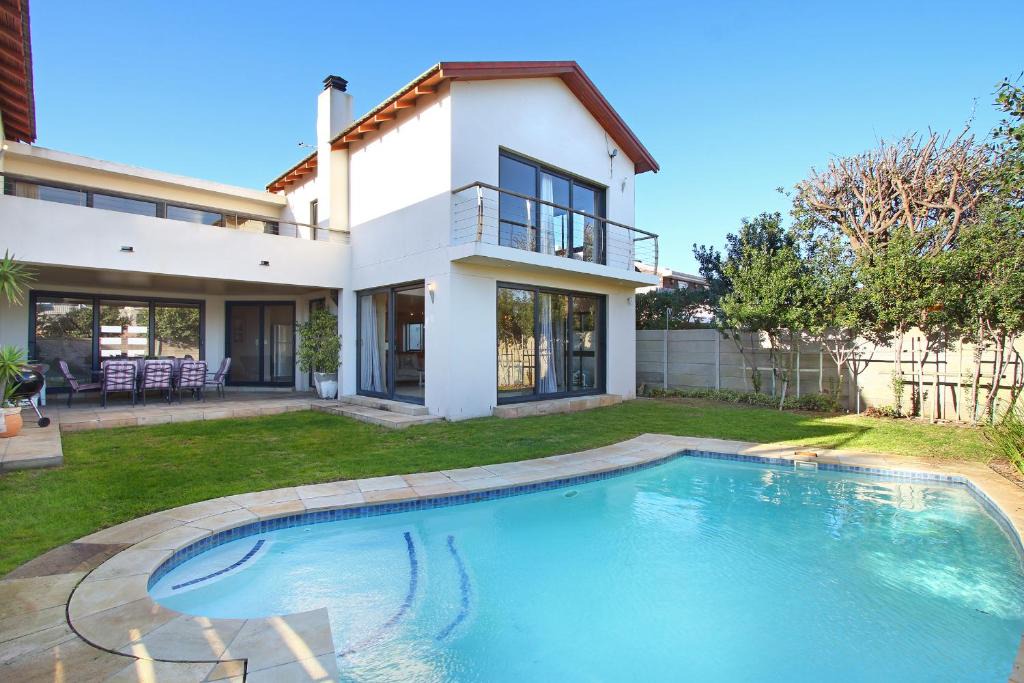 Sunset Beach House | Sunset at Granula