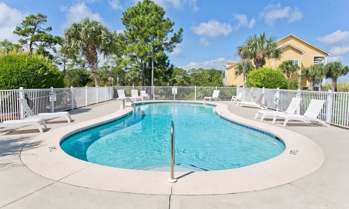 Ono Island House | Sunset Caye: Beautiful Views, Kayak, Pool & more!