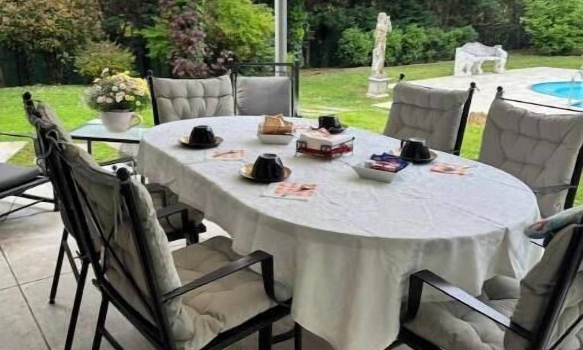 Ovest Bed & Breakfast | Sunset Escape: Charming B&B near Lake Garda