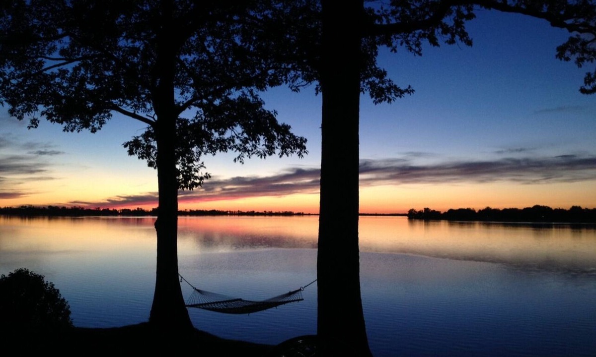 West Lake Bed & Breakfast | Sunset Escape On Westlake. This B&B offers 2 suites that are rented separately.