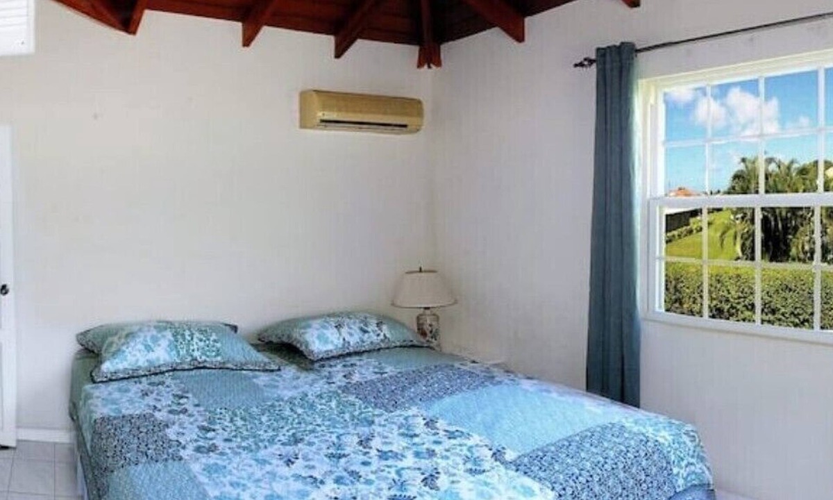 Porters House | Sunset Haven: 3 Bedroom Mount Standfast, St. James
