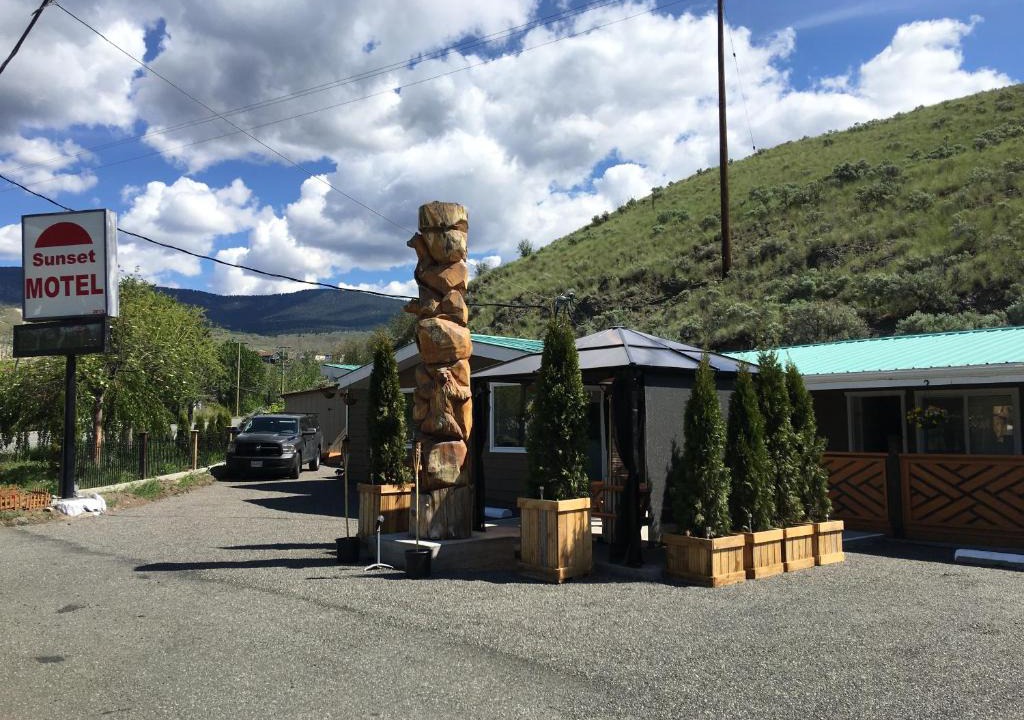 Cache Creek Hotel | Sunset Motel