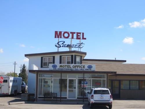 Fort Macleod Hotel | Sunset Motel