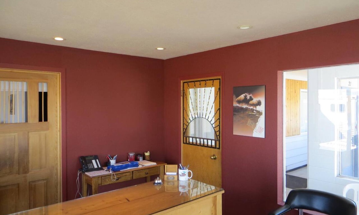 Fort Macleod Hotel | Sunset Motel