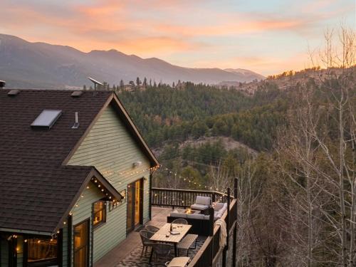 Bailey House | Sunset Mountain Views near Town on 3 Private Acres