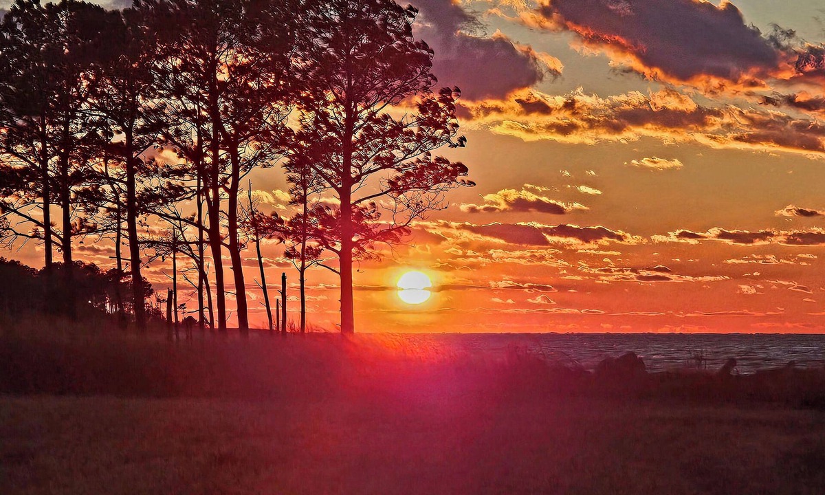 Belle Haven House | SUNSET POINT FARM - Gracious Country Farm on the Chesapeake Bay - 75 Acres