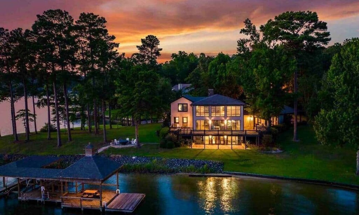 Jacksons' Gap House | "Sunset Pointe" Exceptional Lake-front Home