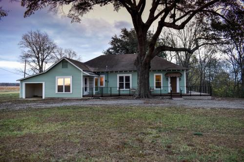 McLeod Ski Chalet | Sunset Row Cottage