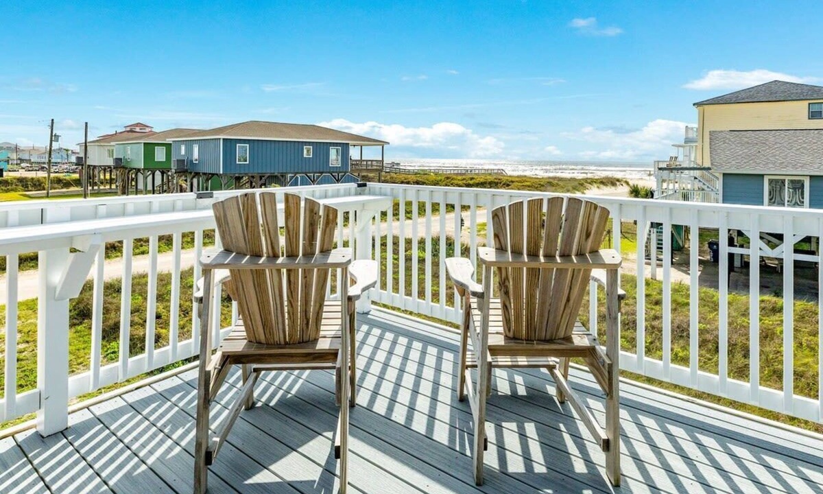 Surfside Beach House | Sunset Sanctuary - Yep, Coolest Sunrises & Sunsets Here!
