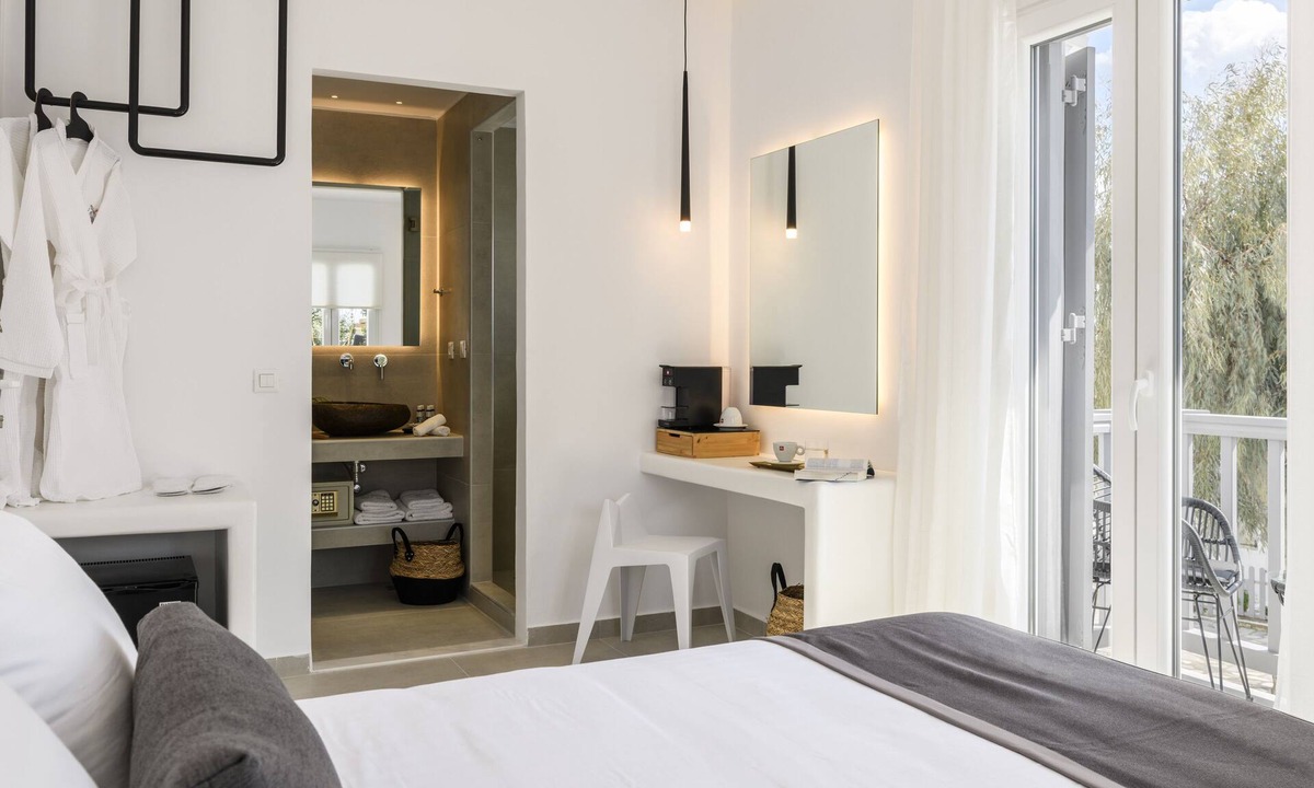 Mykonos Town House | Sunset Windmills Suites