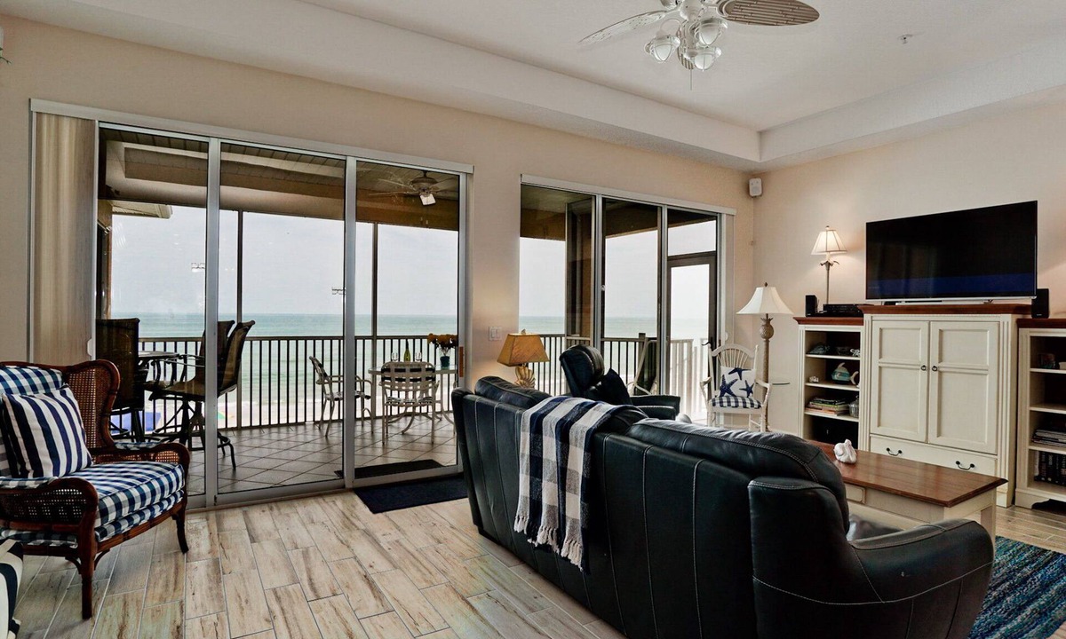 Bradenton Beach Condo | SUNSETS AND DOLPHIN SHOWS AWAIT FROM YOUR BALCONY! Availability is going quick, call today and book your Winter vacation!