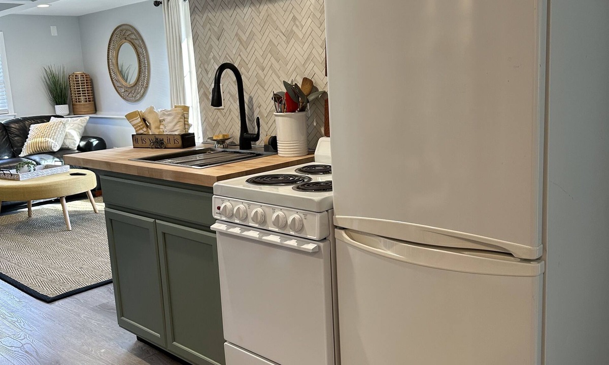 Kenberma Condo | Sunsets and sunrises moments away. 5 min walk to Sandy Nantasket Beach.