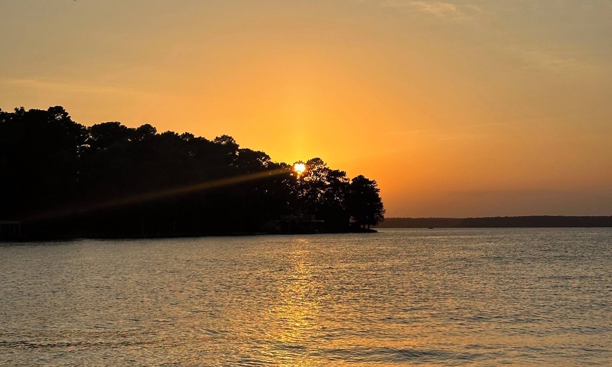 Willis House | Sunsets & Serenity – Gorgeous Lake Conroe Home located in Willis, Tx