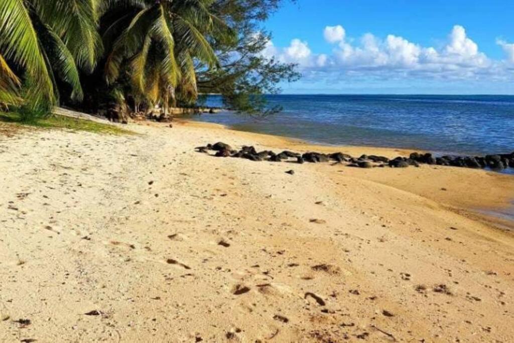 Hauru Apartment | SUNSETVIEW, studio, private beach, amazing swim & sunset