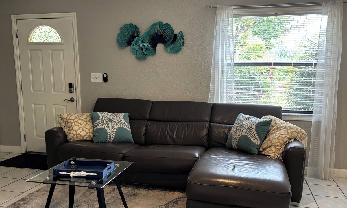 Cooper City House | Sunshine Acre. King Master Suite & BIG Yard
