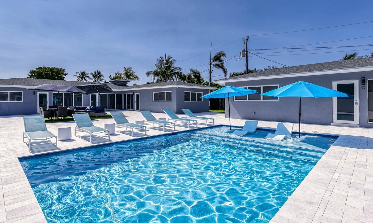Wilton Manors Apartment | Sunshine Complex