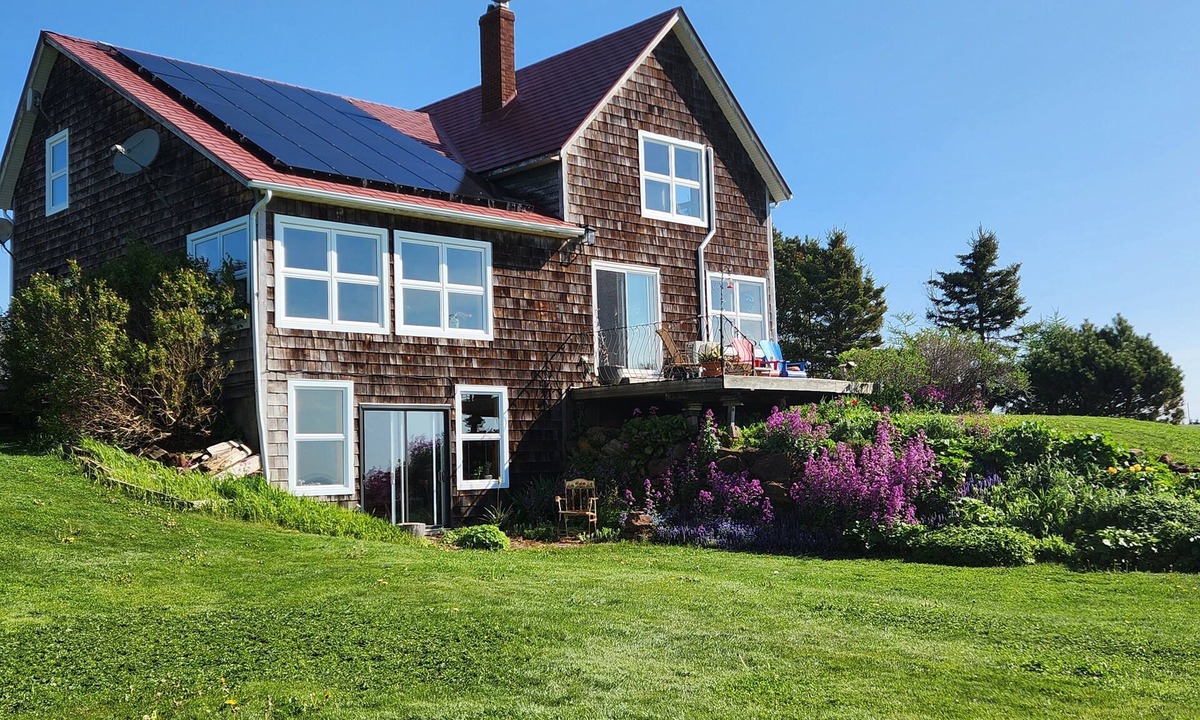 Guernsey Cove House | SUNSHINE FARM Remote country relaxation