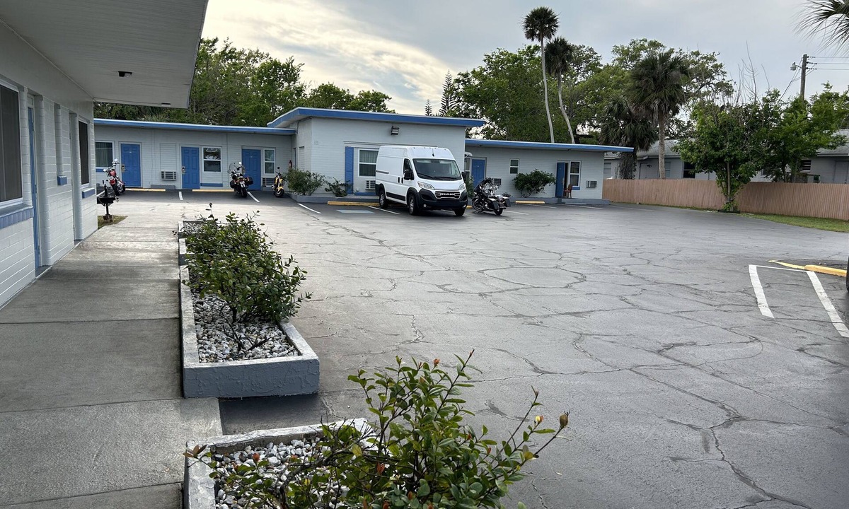 Bethune Grant Hotel | Sunshine Inn of Daytona Beach