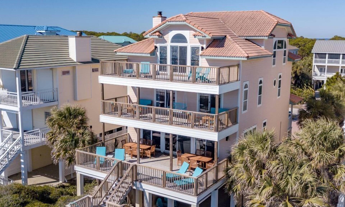 Plantation House | Sunshine & Savings 20% OFF! BEACHFRONT, 5BR/4.5BA, Sleeps 22, Elevator